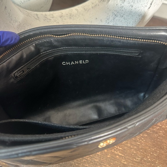 Authentic Chanel pouchette/crossbody - Picture 9 of 11